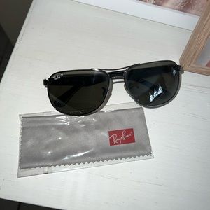 Ray- Ban Unisex Aviator Sunglasses 🕶
